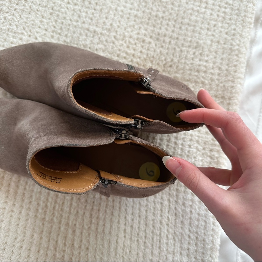 Frye tan booties sz 9 - Picture 8 of 9
